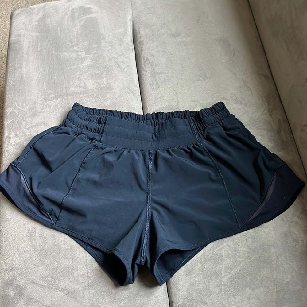 Lululemon Hotty Hot shorts size 4